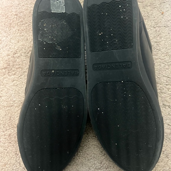 Balenciaga low top gloss sneaker very popular rare shoe.   41 size - Picture 2 of 3